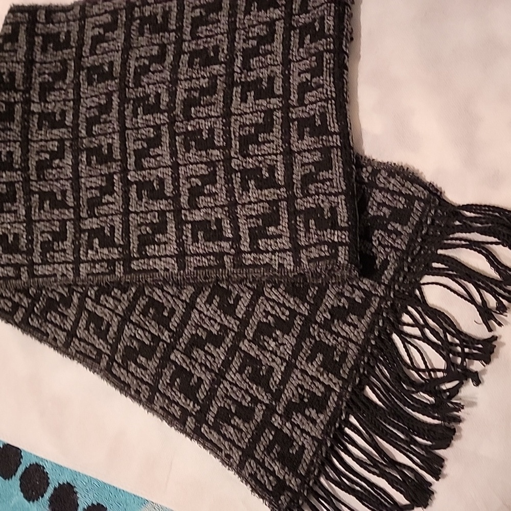 Authentic Fendi Scarf - Picture 4 of 5